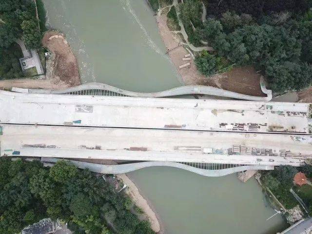 今年可通車<strong></p>
<p>橋梁工程</strong>！鄭州市西站路西延跨西流湖橋梁工程進展順利:橋梁工程