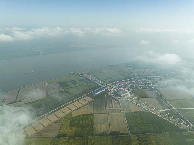 公路工程世界第一大沉井<strong></p>
<p>公路工程
</strong>！漢南長江大橋南錨碇沉井首次下沉:公路工程
